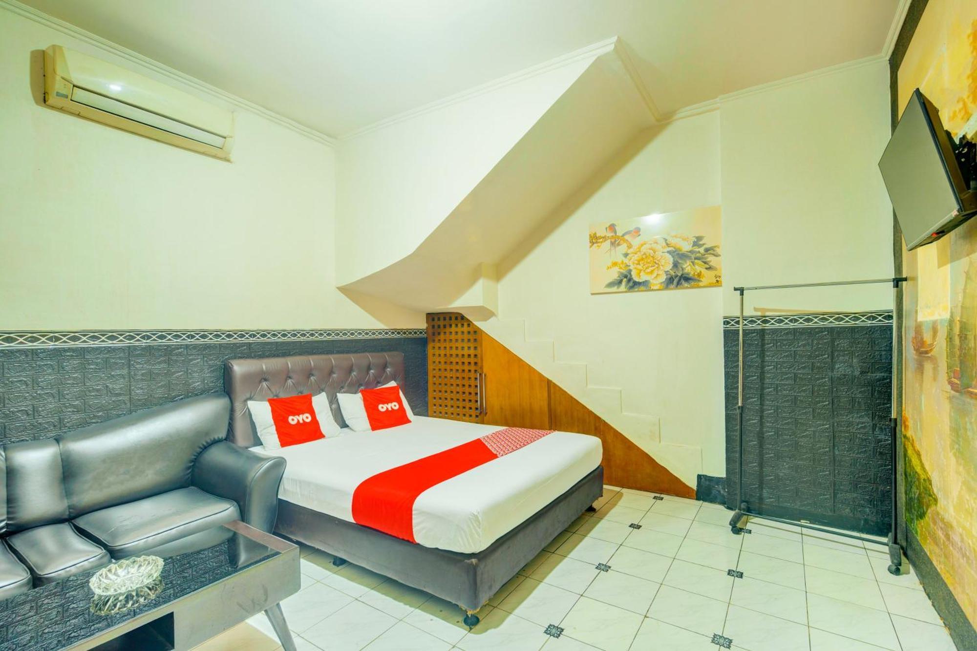 Oyo 93132 Modom Homestay Near Rs Islam Jakarta Pondok Kopi Eksteriør bilde