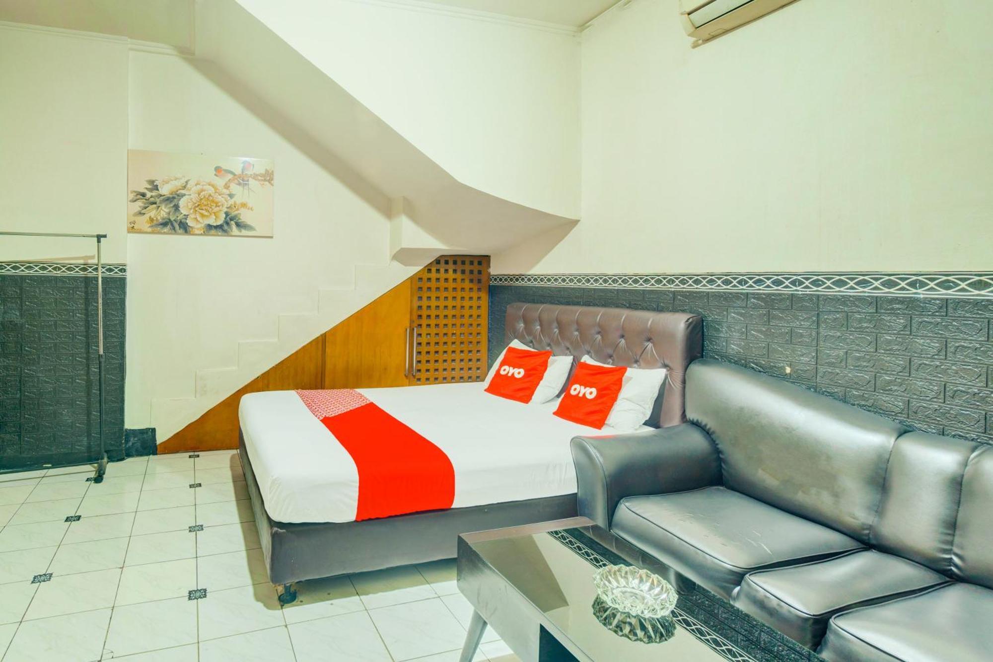 Oyo 93132 Modom Homestay Near Rs Islam Jakarta Pondok Kopi Eksteriør bilde
